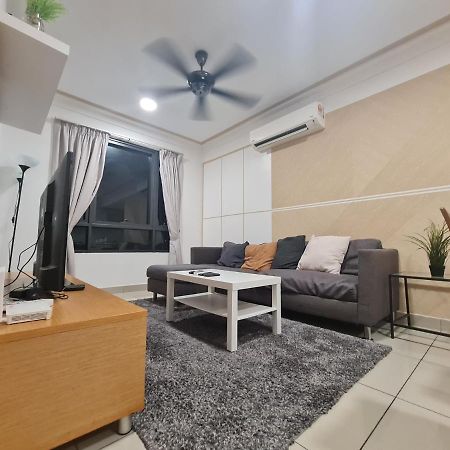Lovely 3-Bedroom Serviced Apartment @ Cyberjaya Ngoại thất bức ảnh