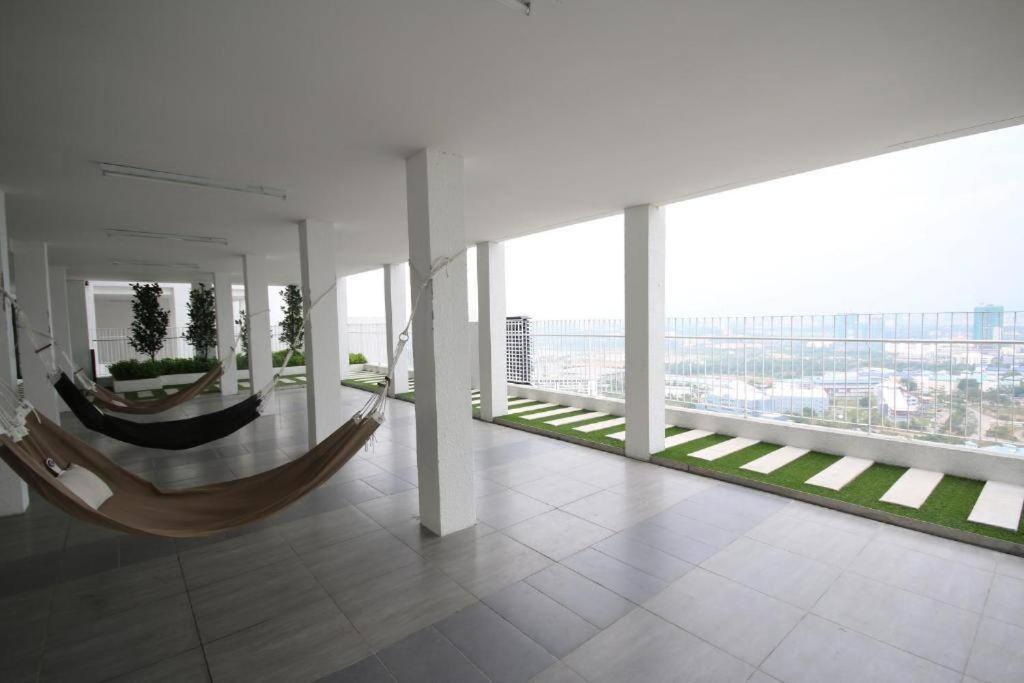 Lovely 3-Bedroom Serviced Apartment @ Cyberjaya Ngoại thất bức ảnh
