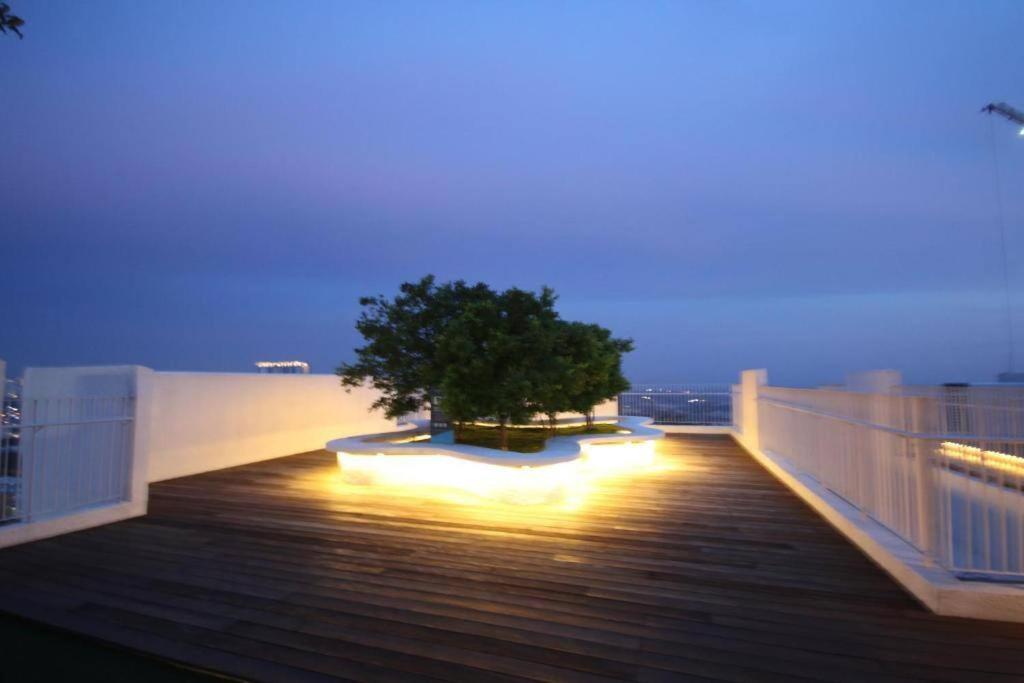Lovely 3-Bedroom Serviced Apartment @ Cyberjaya Ngoại thất bức ảnh